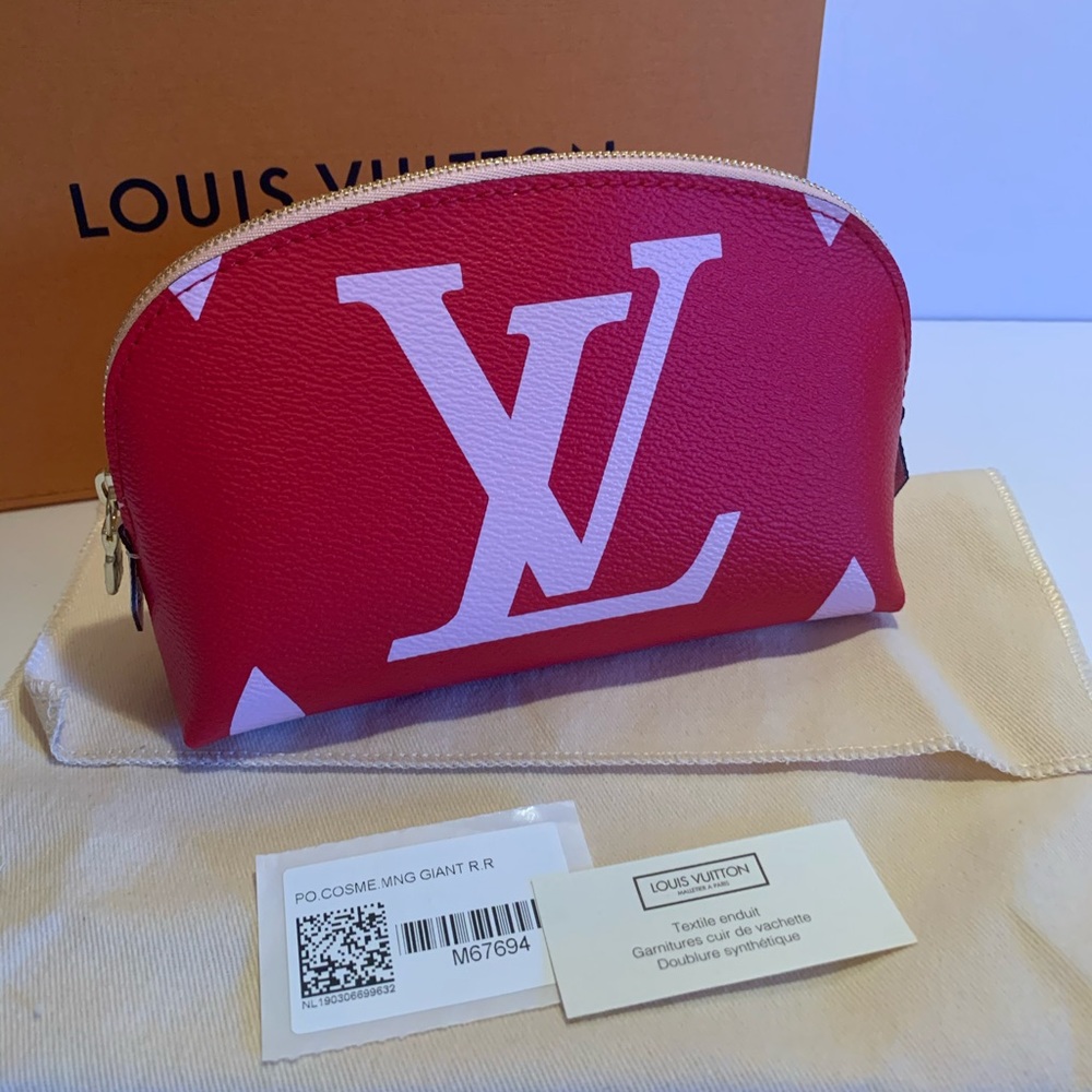 BNIB Louis Vuitton Cosmetic LE Monogram Giant